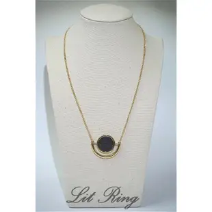 【Lit Ring】圓形松石項鍊。幾何 鏤空半圓形 鑲嵌黑色 白色 寶石 墜子 短項鍊 鎖骨鍊 毛衣鍊 飾品