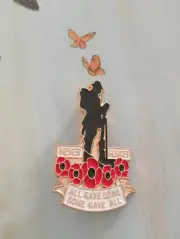NEW ANZAC Poppy Flower Gold Enamel Metal Pin Brooch Lapel Lest We Forget
