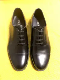 在飛比找Yahoo!奇摩拍賣優惠-Prada男士皮鞋