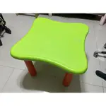 兒童塑膠遊戲桌 (二手/自取)