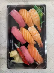 50 Set 8.94x5.63x1.97" Takeout Sushi Tray & Lid To Go Crunch or Multi Roll
