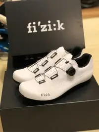 在飛比找Yahoo!奇摩拍賣優惠-（J.J.Bike) Fizik R4寬楦 卡鞋 來自義大利