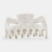 Pearl Oversized Claw Clip