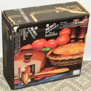 ABC Bravo Bakeware in a Basket WFJ-003G - 2 Qt Amber Glass - NEW IN BOX - NOS