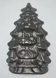 11" Nordic Ware Christmas Tree Bundt Cake Pan Mold 4.5 Cups Cast Aluminum USA