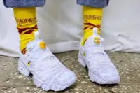 在飛比找Yahoo!奇摩拍賣優惠-Vetements + Reebok 休閒鞋 白