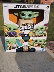 Galactic Snackin' Grogu Star Wars Mandalorian Animatronic Toy Interactive *NEW
