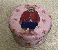 在飛比找露天拍賣優惠-【曬書閣】香港珍妮餅家 珍妮曲奇 聰明小熊 粉紅色 鐵盒 餅