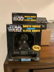 STAR WARS DARTH VADER AM FM CLOCK RADIO 1998 BATTERY OPERATED NEW MISB