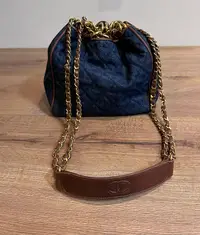 在飛比找Yahoo!奇摩拍賣優惠-Chanel vintage 斜背包 牛仔 丹寧 水桶包