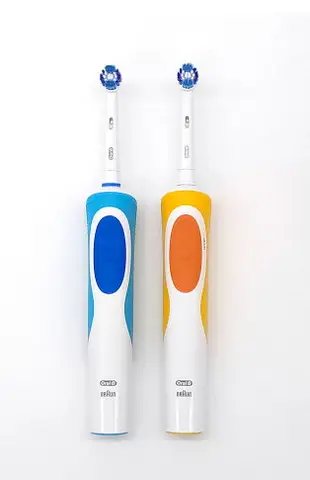 歐樂B(Oral-B)博朗電動牙刷歐樂b2D充電式旋轉式成人款D12