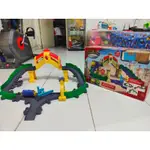 TOMY CHUGGINGTON STACKTRACK 隧道橋冒險停止和去隧道托馬斯火車玩具軌道套裝第二個完成