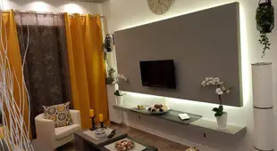 'Golden Aurora' Apartment With Elegant Style