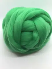 Kelly Green Merino Wool Roving (Shamrock Green)