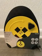 NEW Extension Cord Reel 20' Cord Hand Wind Retractable 3 Outlets 2 USB Utilitech