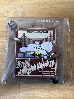 NEW Starlux Airlines Peanuts Snoopy San Francisco Rubber Luggage Tag/Postcard