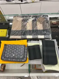 在飛比找Yahoo!奇摩拍賣優惠-㊣東區正精品㊣BURBERRY 8070271 全新黑灰色格