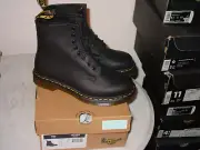 WOMENS DOC MARTENS 1460 Black 8 Eye Lace Up Combat Smooth Boots! Size 8 NIB!