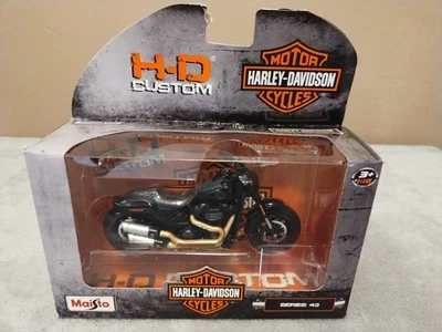 Harley Davidson 2022 Fat Bob 114 MOTORCYCLE BIKE Series 43 Maisto Imperfect Box