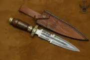 Custom Hand Made Damascus Steel Blade Dagger Knife Brass Guard Wood Handel.US033