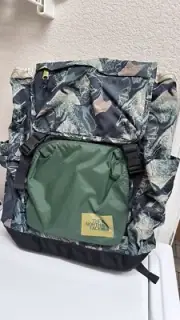 THE NORTH FACE Mountain XL Daypack Green Backpack with Computer Pocket
