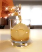 LARGE ROUND Ice Cube Mold. For Whiskey, Bourbon, Gin & Cocktails. Aus Seller!!