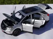 1/18 Scale Equinox Silver DieCast Car Model Toy Collection Gift