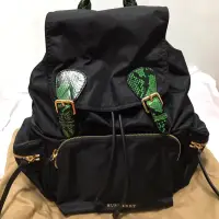 在飛比找蝦皮購物優惠-正品 Burberry 蛇皮 大型 軍旅 背包 尼龍 後背包