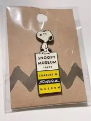 Snoopy Museum limited Peanuts Roppongi store Pin Badge Tokyo new from japan