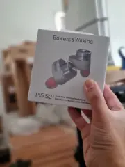 bowers and wilkins headphones Pi5 S2