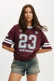 [Cotton On Women] Cotton On Women - V Neck Retro Graphic Boxy Tee - 23/ sour cherry L 23/ SOUR CHERRY