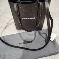 在飛比找PopChill優惠-[二手] 二手巴黎世家Balenciaga小琴譜包