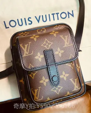 二手正品 LV M69404手機包 CHRISTOPHER Monogram Macassar 斜背包 手機包 現貨