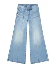 Diesel D-Akii Flared Jeans 23,24,25,26,27,28,29,25/32,28/32,26/32,29/32,30,31,32 light blue