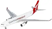 Pre-Built Model Aircraft 14CM 1/400 for Qantas Cargo A330-200P2F VH-EBE Scale Model Airplane Replica Aviation Display Piece Miniature Airplane Model