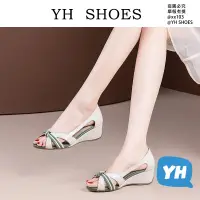 在飛比找蝦皮購物優惠-YH SHOES 專櫃現貨 新款鏤空坡跟涼鞋女時尚中跟女鞋契