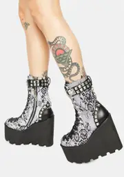 [Widow] Purely Haunted Traitor Boots