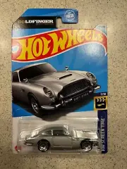 ASTON MARTIN 1963 DB5 HOT WHEELS CAR