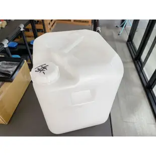 5加侖 20公升 空桶 方型桶 藥水桶 洗衣精桶 二手使用過 超過數量無法寄送