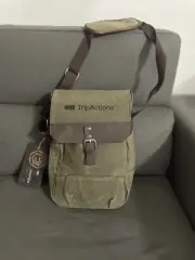 NWT TRIPACTIONS Wax Canvas WINE & CHEESE Cooler Bag,Olive Green