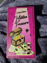 I ❤️ Revolution ~ Hidden Treasure Eyeshadow Palette 18 Pan Palette