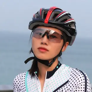 GUB-全新自行車【警示燈】安全帽：一體成形可調式單車USB充電尾燈頭盔 腳踏車通風19孔透氣內襯 破風流線可拆式帽簷