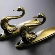 1 Pair Curtain Wall Hooks Swan Zinc Alloy Tieback Hold Backs Screw In Metal