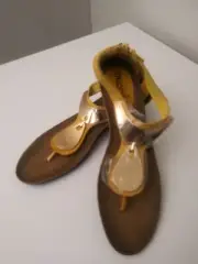 Bucco Capensis Demure Women's Thong Sandals Wedge Heel in Yellow Size 9 US