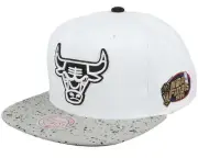 Mens MITCHELL & NESS NBA CEMENT TOP SNAPBACK BULLS