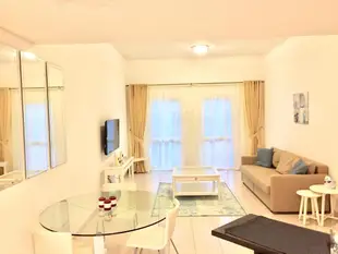 Gorgeous 1 Bedroom Apartment In Discovery Garden