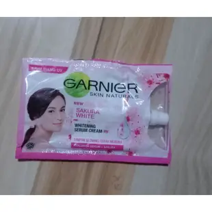 Garnier 櫻花白日霜香囊 7ml