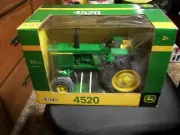 Ertl John Deere 4520 Tractor 1:16 NRFB