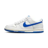 在飛比找momo購物網優惠-【NIKE 耐吉】Dunk Low GS 女鞋 大童 白藍色