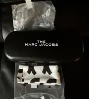 The Marc Jacobs Sunglasses Case Black Clamshell Hardcase Eyewear + Cloth Medium